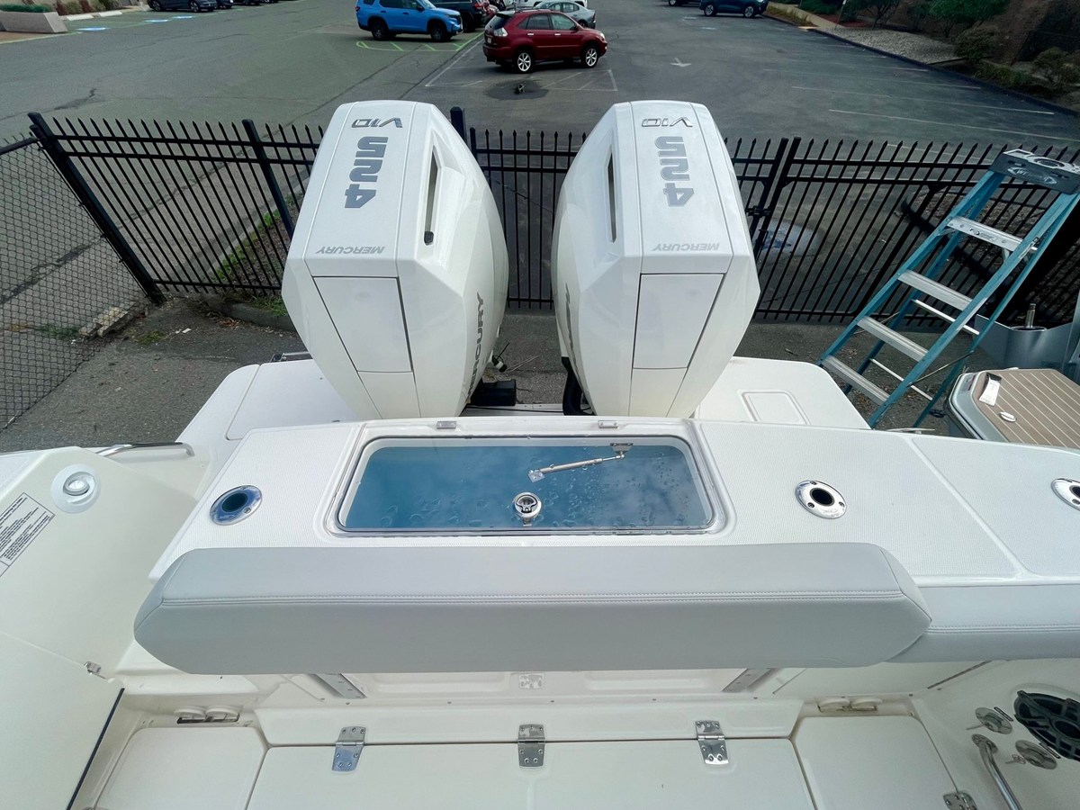 Boston Whaler 330 Outrage — 2027 Boston Whaler 330 Outrage — fotoğraf 2