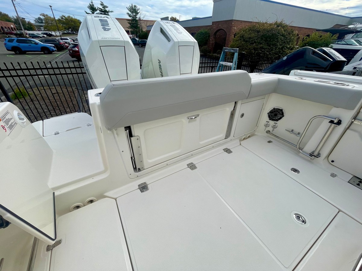 Boston Whaler 330 Outrage — 2027 Boston Whaler 330 Outrage — fotoğraf 3
