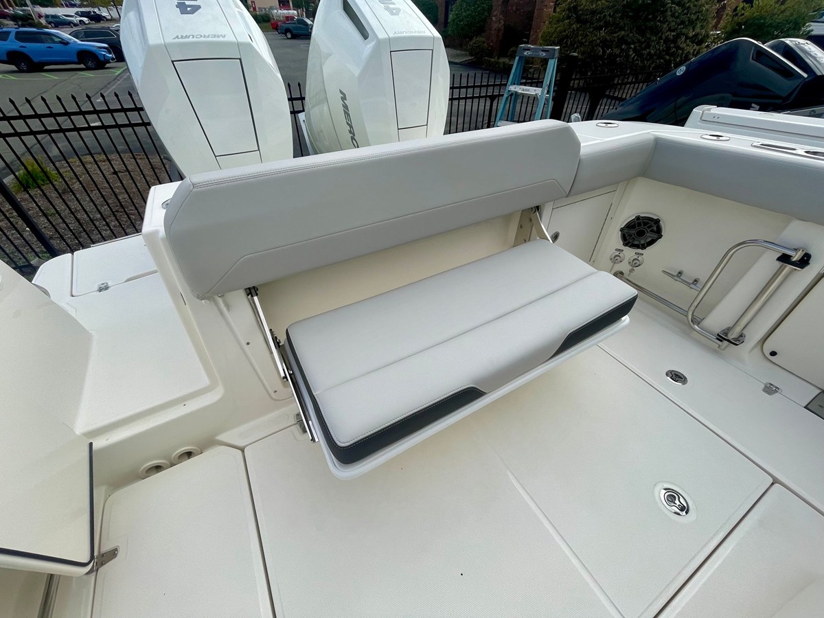 Boston Whaler 330 Outrage — 2027 Boston Whaler 330 Outrage — fotoğraf 4