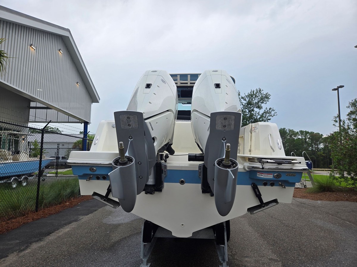Boston Whaler 330 Outrage — 2027 Boston Whaler 330 Outrage — fotoğraf 3