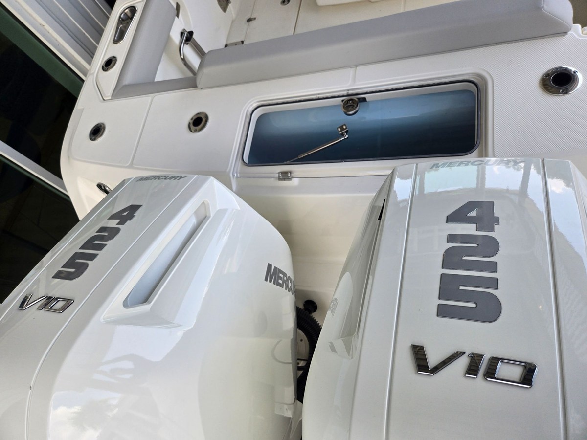 Boston Whaler 330 Outrage — 2027 Boston Whaler 330 Outrage — fotoğraf 4