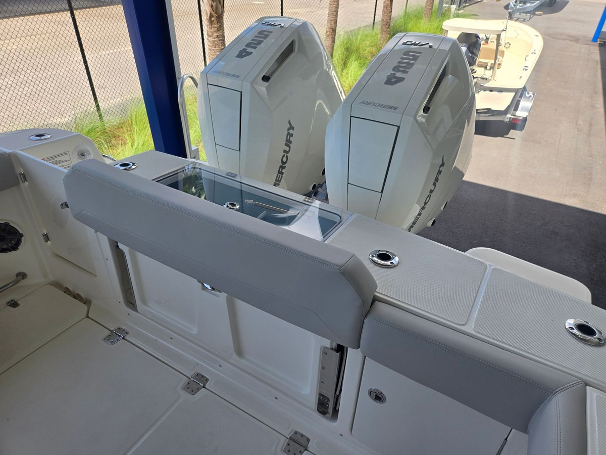 Boston Whaler 330 Outrage — 2027 Boston Whaler 330 Outrage — fotoğraf 5