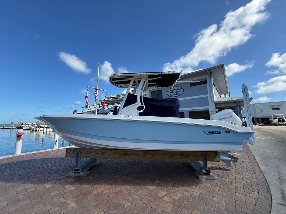Boston Whaler 220 Dauntless — 2027 Boston Whaler 220 Dauntless — fotoğraf 2