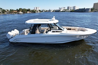 BOSTON WHALER 350 REALM 487442