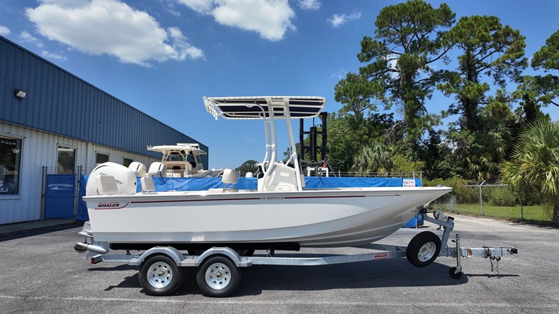 BOSTON WHALER 190 MONTAUK — 2027 Boston Whaler 190 Montauk