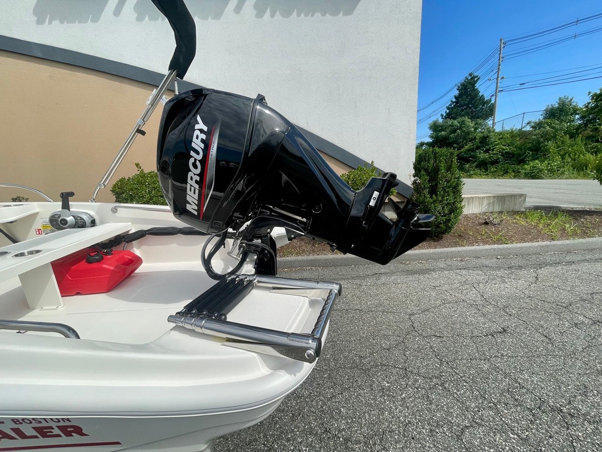 Boston Whaler 130 Super Sport — 2027 Boston Whaler 130 Super Sport — fotoğraf 3