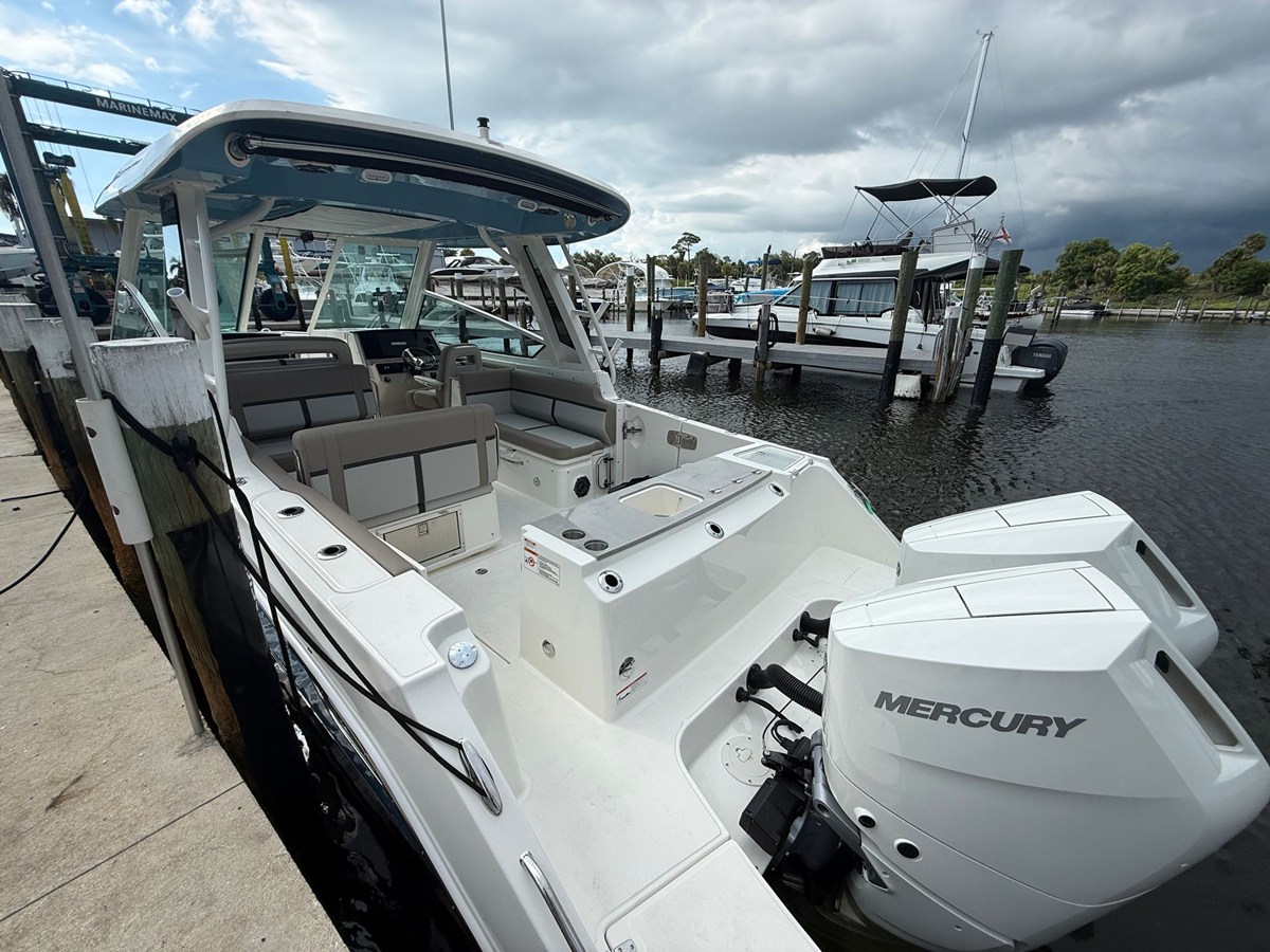 Boston Whaler 330 Vantage — 2027 Boston Whaler 330 Vantage — fotoğraf 4