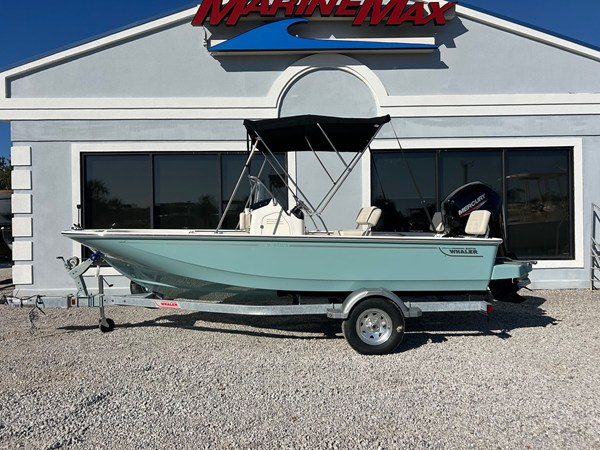 BOSTON WHALER 170 MONTAUK — 2027 Boston Whaler 170 Montauk