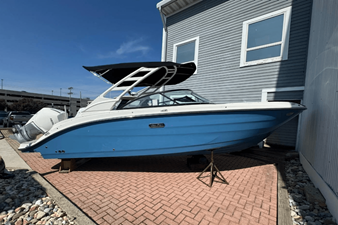 SEA RAY SDX 230 OUTBOARD