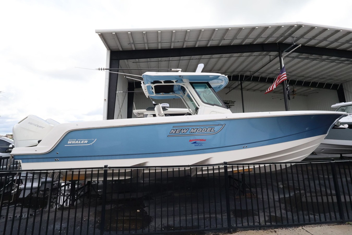 Boston Whaler 330 Outrage — 2026 Boston Whaler 330 Outrage — fotoğraf 2