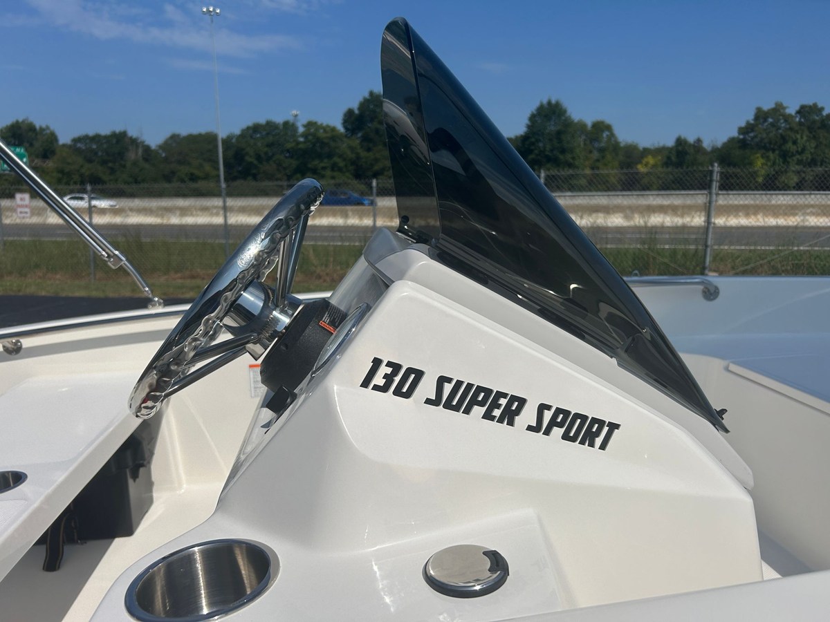 Boston Whaler 130 Super Sport — 2027 Boston Whaler 130 Super Sport — fotoğraf 4