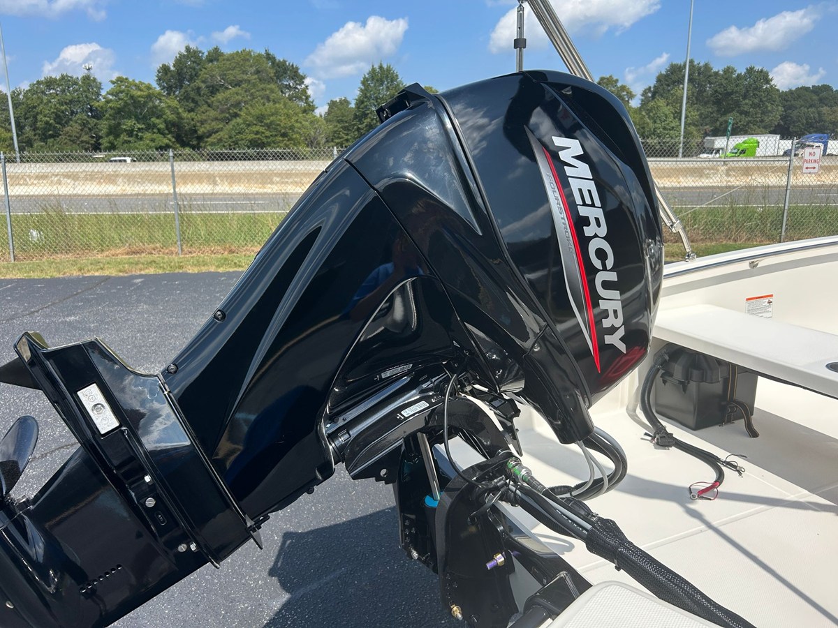 Boston Whaler 130 Super Sport — 2027 Boston Whaler 130 Super Sport — fotoğraf 5