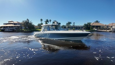 BOSTON WHALER 380 REALM 487539
