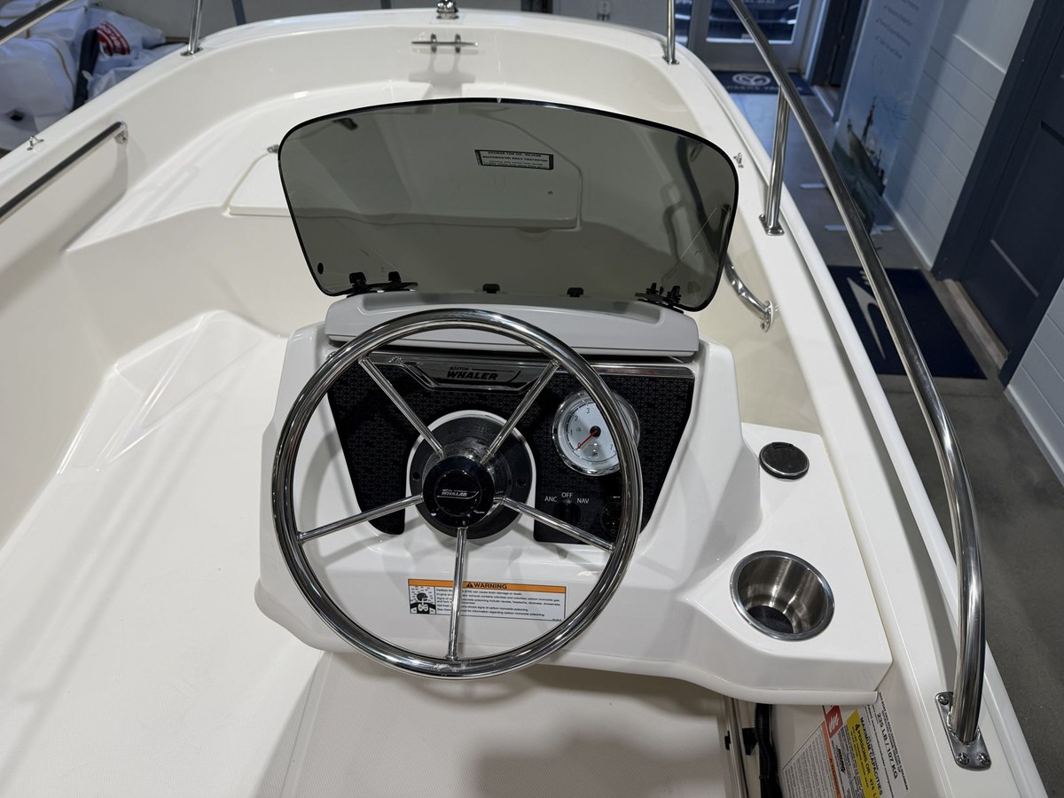 Boston Whaler 130 Super Sport — 2027 Boston Whaler 130 Super Sport — fotoğraf 5