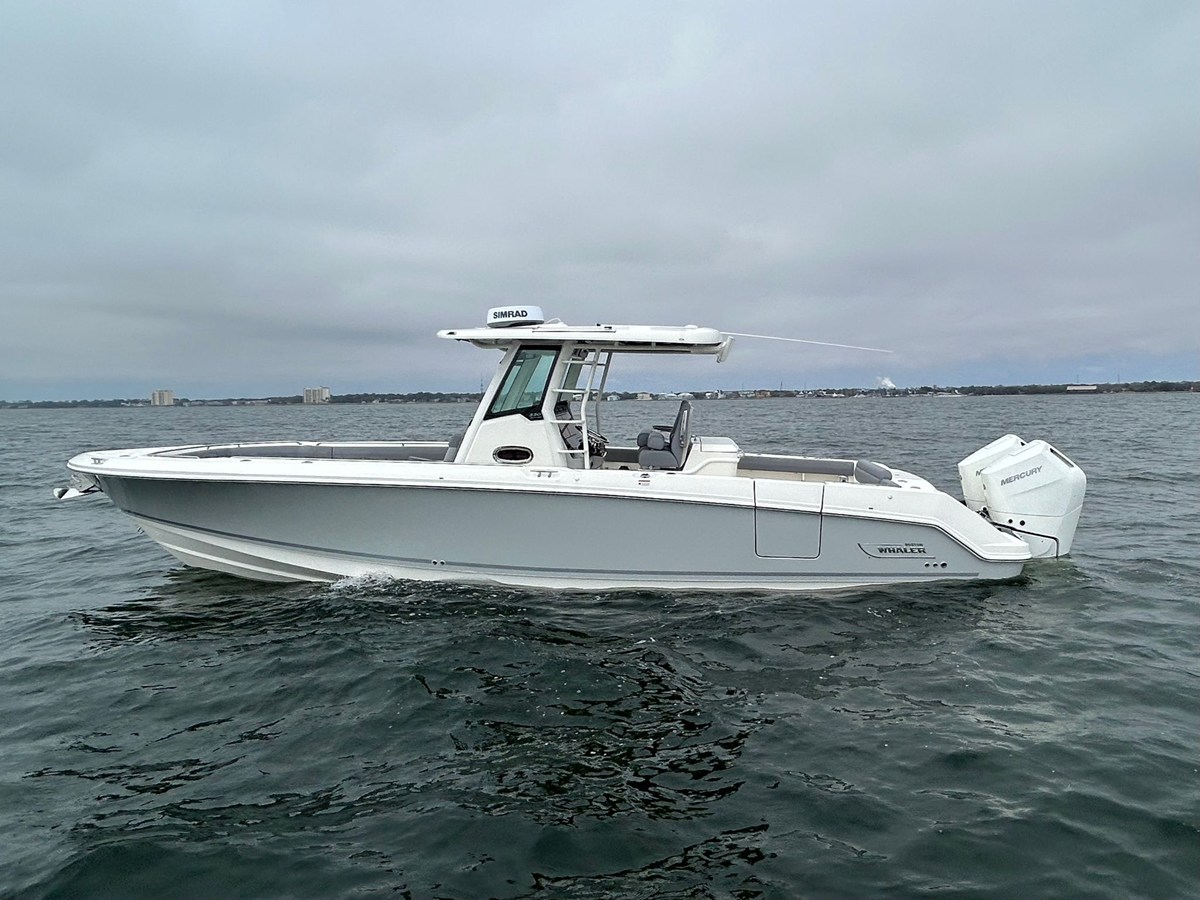 Boston Whaler 330 Outrage — 2026 Boston Whaler 330 Outrage — fotoğraf 3