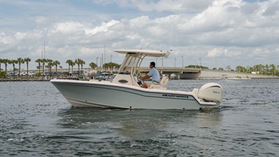 GRADY-WHITE FISHERMAN 216