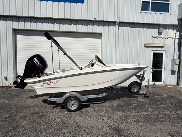 BOSTON WHALER 130 SUPER SPORT — 2027 Boston Whaler 130 Super Sport
