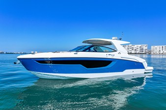 CRUISERS YACHTS 38 GLS OUTBOARD 487578