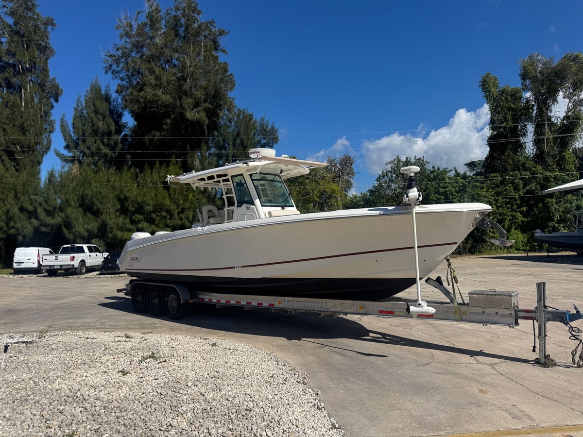 Boston Whaler 33 OR — 2017 Boston Whaler 33 OR