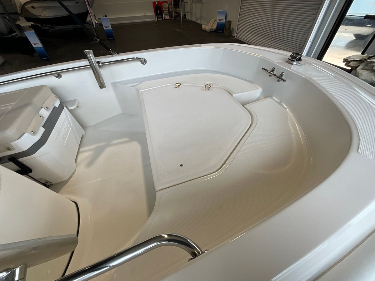 Boston Whaler 130 Super Sport — 2026 Boston Whaler 130 Super Sport — fotoğraf 3
