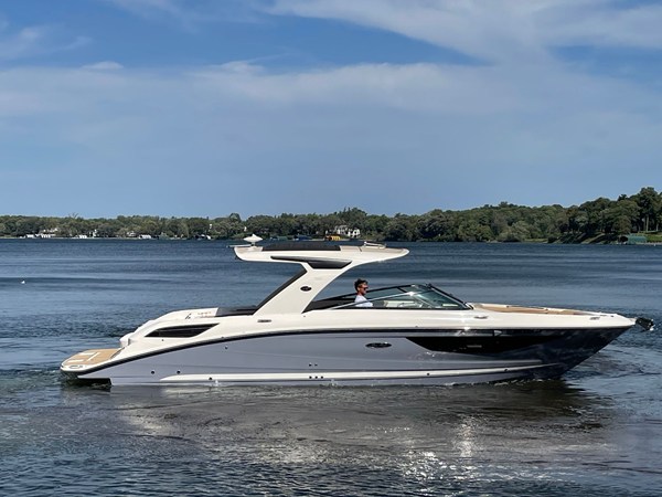 SEA RAY 350 SLX — 2022 Sea Ray 350 SLX