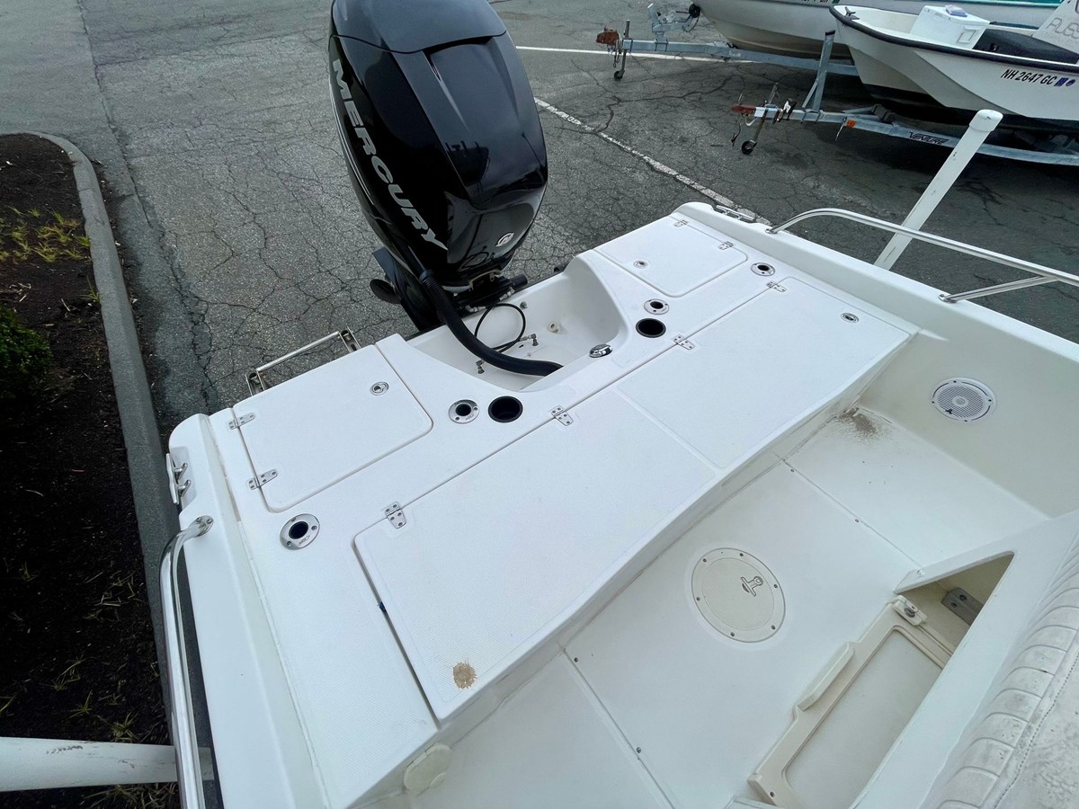 Boston Whaler 230 DAUNTLESS — 2013 Boston Whaler 230 Dauntless — fotoğraf 3