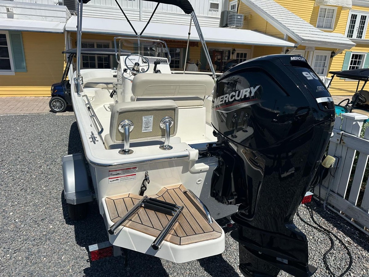Boston Whaler 170 Montauk — 2027 Boston Whaler 170 Montauk — fotoğraf 3