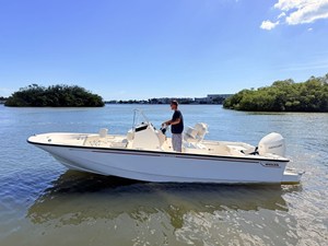 BOSTON WHALER 210 MONTAUK