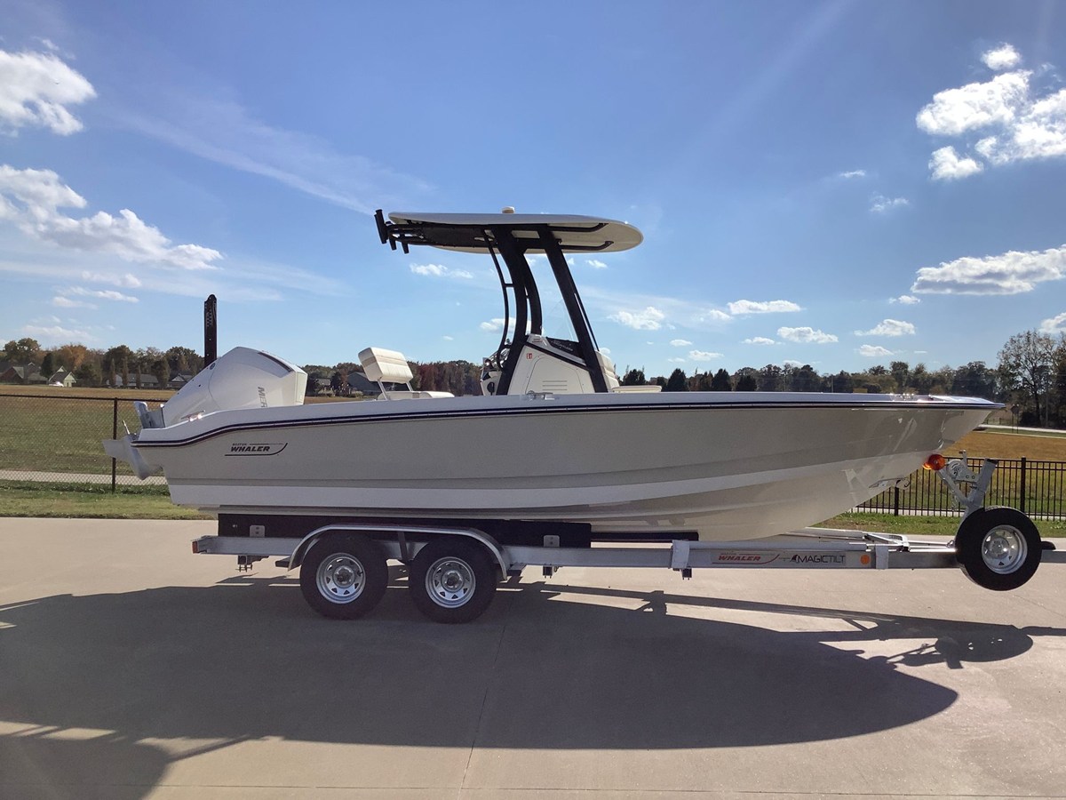 Boston Whaler 220 Dauntless — 2026 Boston Whaler 220 Dauntless — fotoğraf 5