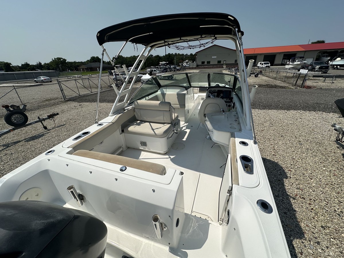Boston Whaler 230 VANTAGE — 2013 Boston Whaler 230 Vantage — fotoğraf 4