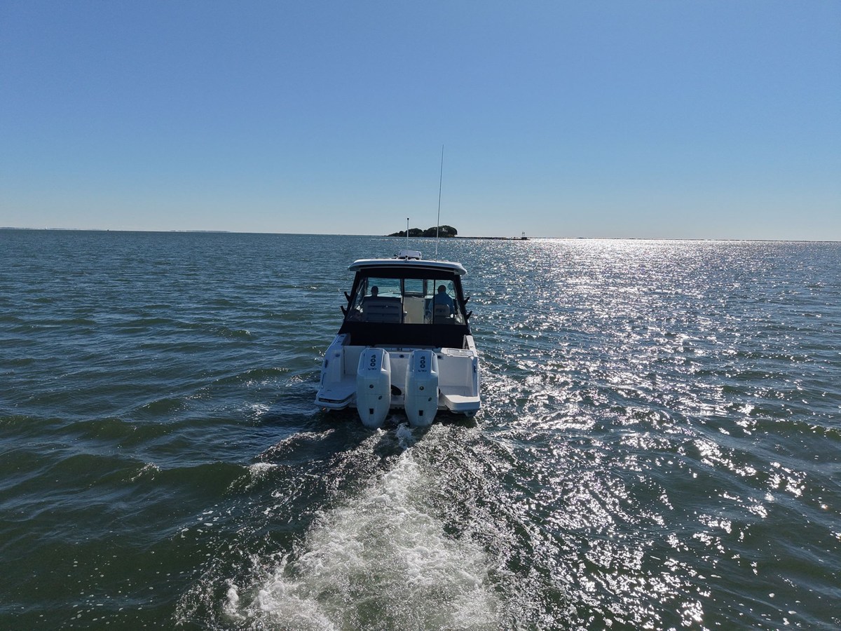 Boston Whaler 330 Vantage — 2025 Boston Whaler 330 Vantage — fotoğraf 3