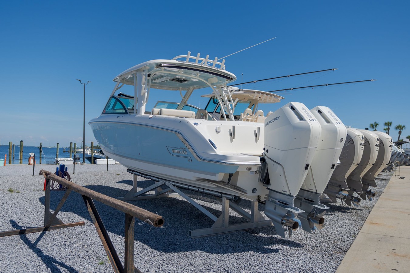 Boston Whaler VANTAGE 320 — 2025 Boston Whaler Vantage 320 — fotoğraf 4