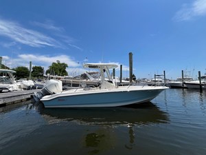 BOSTON WHALER 250 DAUNTLESS