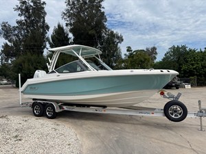 BOSTON WHALER 240 VANTAGE