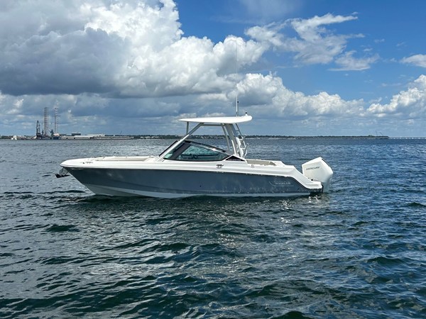 BOSTON WHALER 240 VANTAGE — 2027 Boston Whaler 240 Vantage