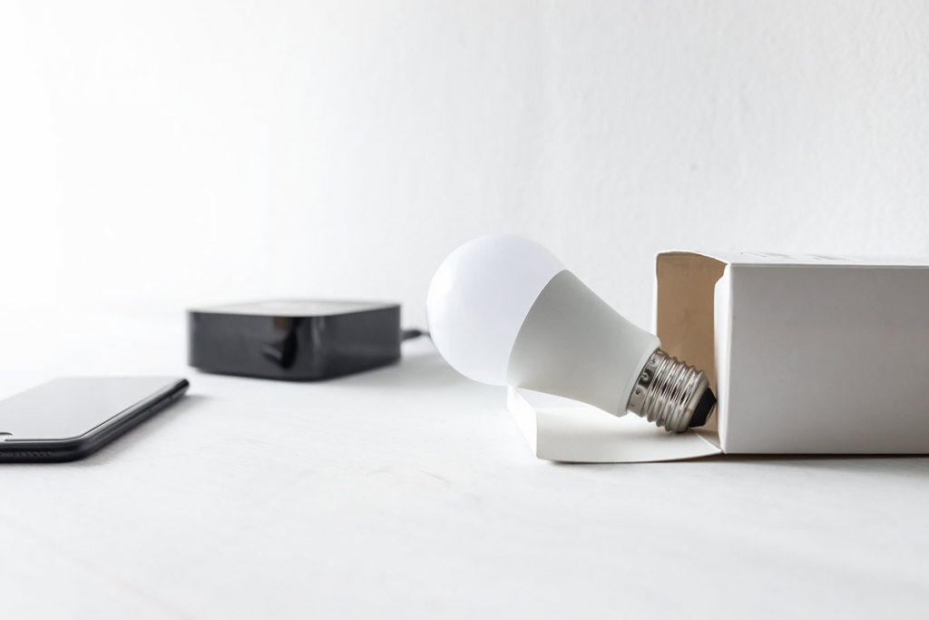 4 Reasons to Try Smart Light Bulbs | Best Pick Reports