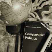 comp poli