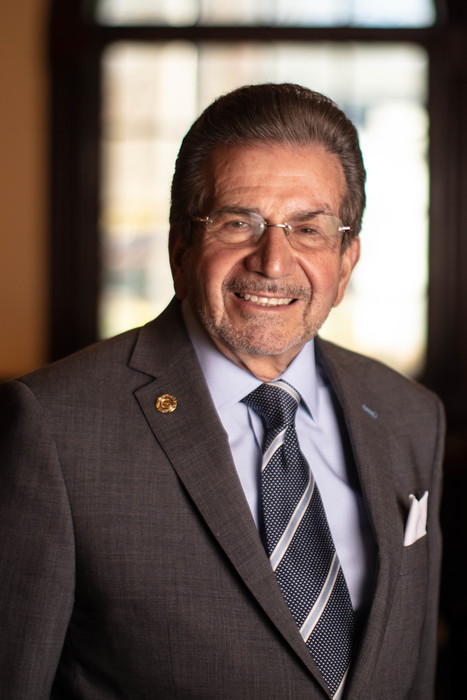 Henry Vigliante : Owner