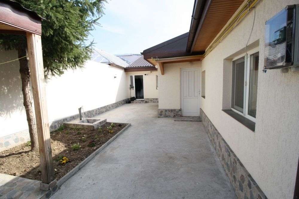 Vand Urgent Casa La Curte Zona Piata Rahova