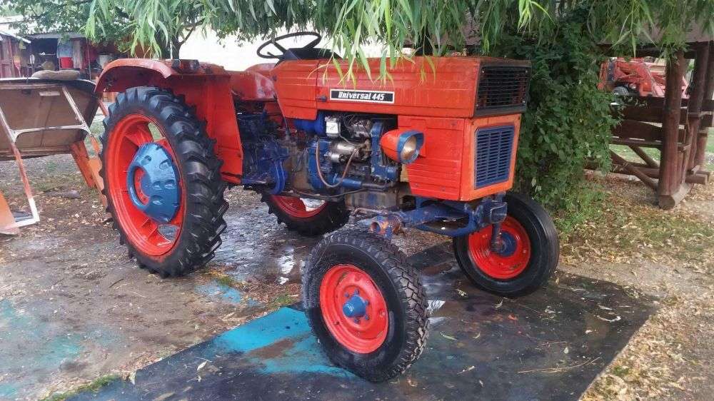 Tractor U445