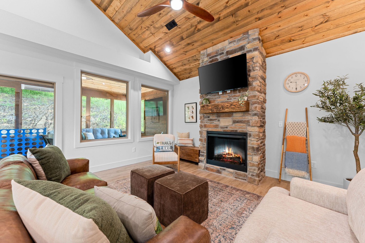 Cabin Como - #190 (Trophy Run)