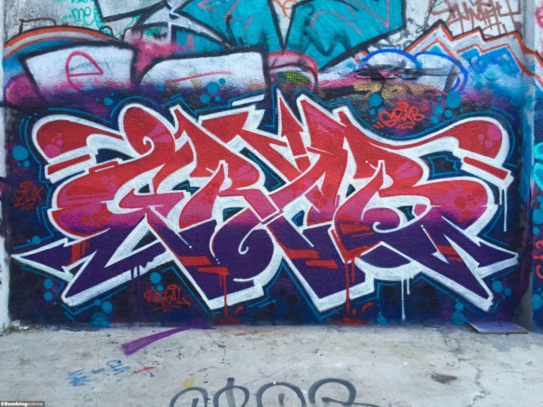Grabster / Miami / Walls