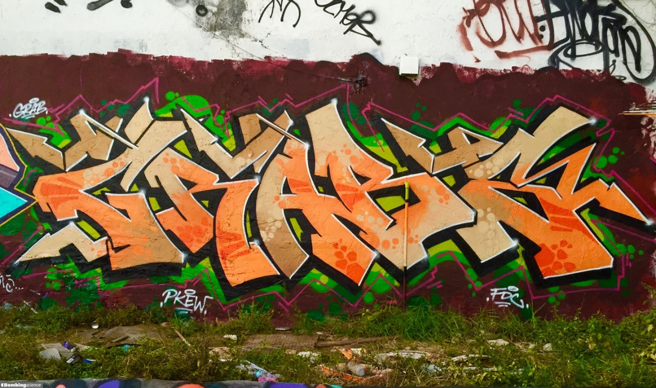 Grabster / Miami / Walls