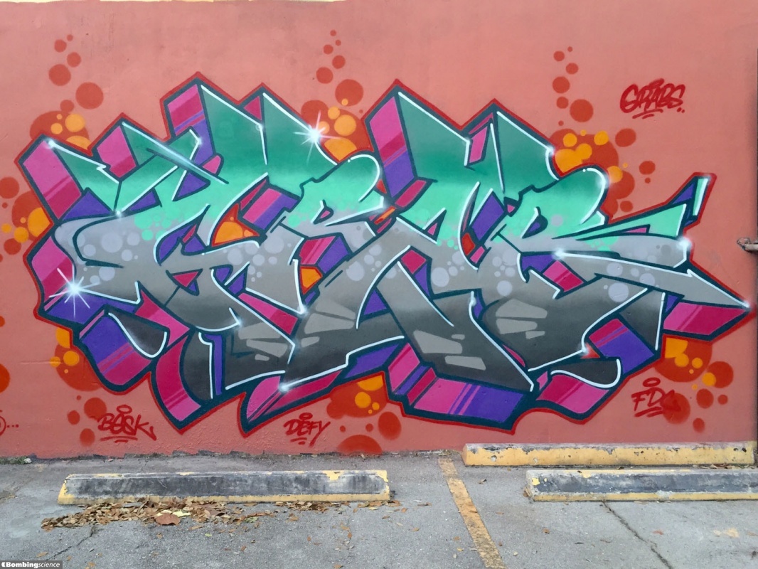 Grabster / Miami / Walls