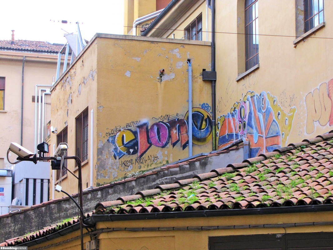 Bologna Bombing (11 pics) Bombing Science