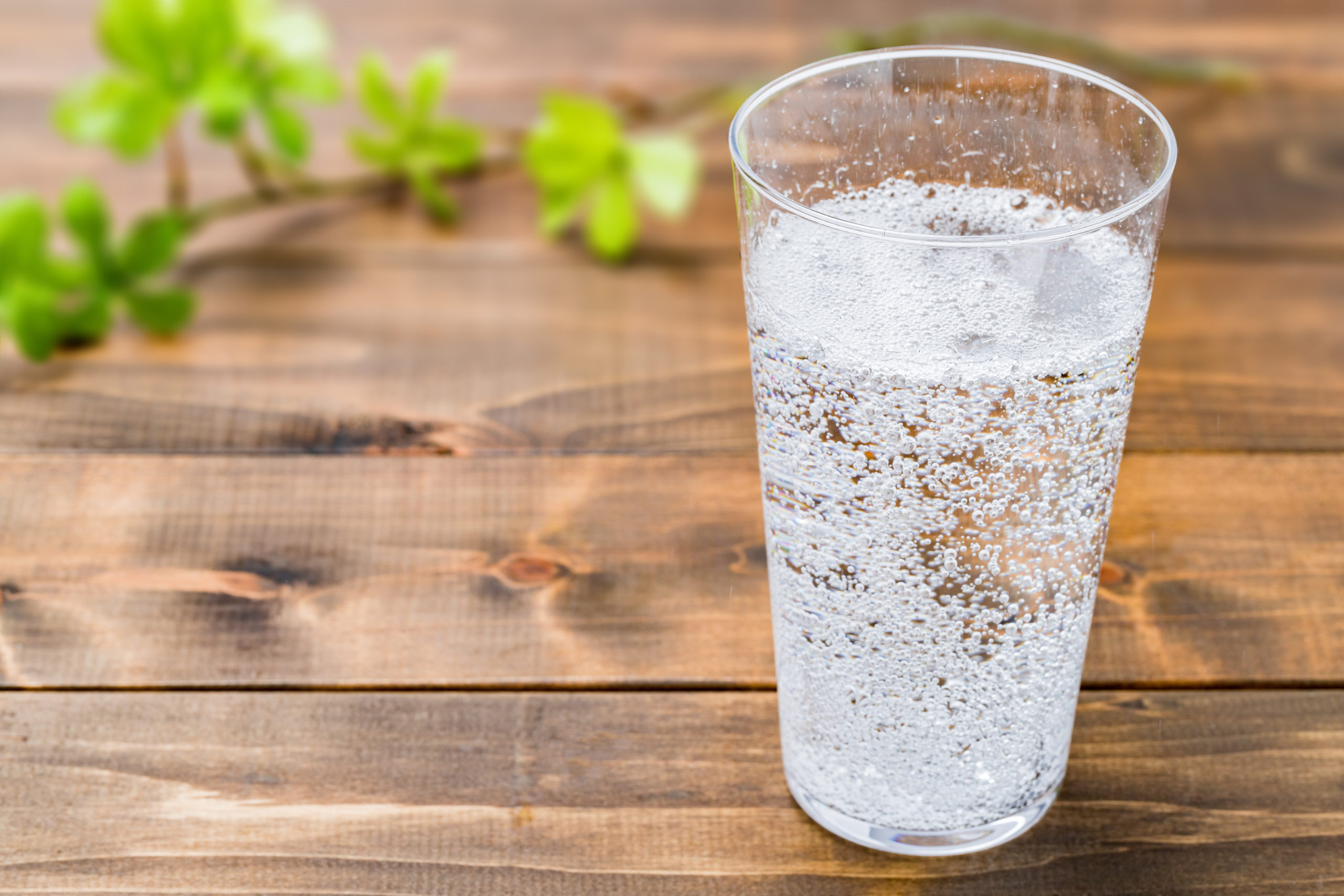 Sparkling water effects on the teeth.