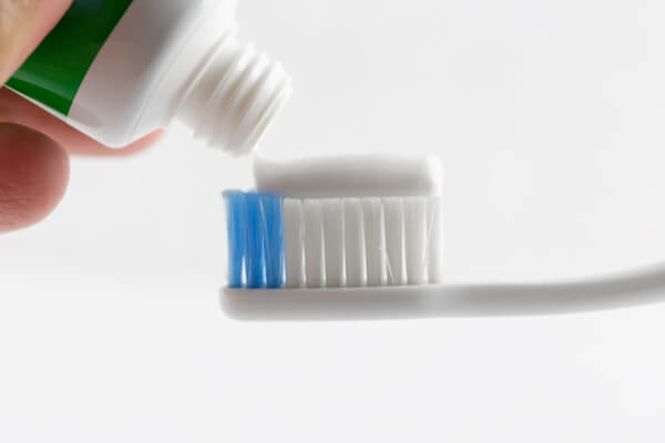 Effectivity of toothpastes on whitening teeth activated charcoal teeth whitening toothpaste