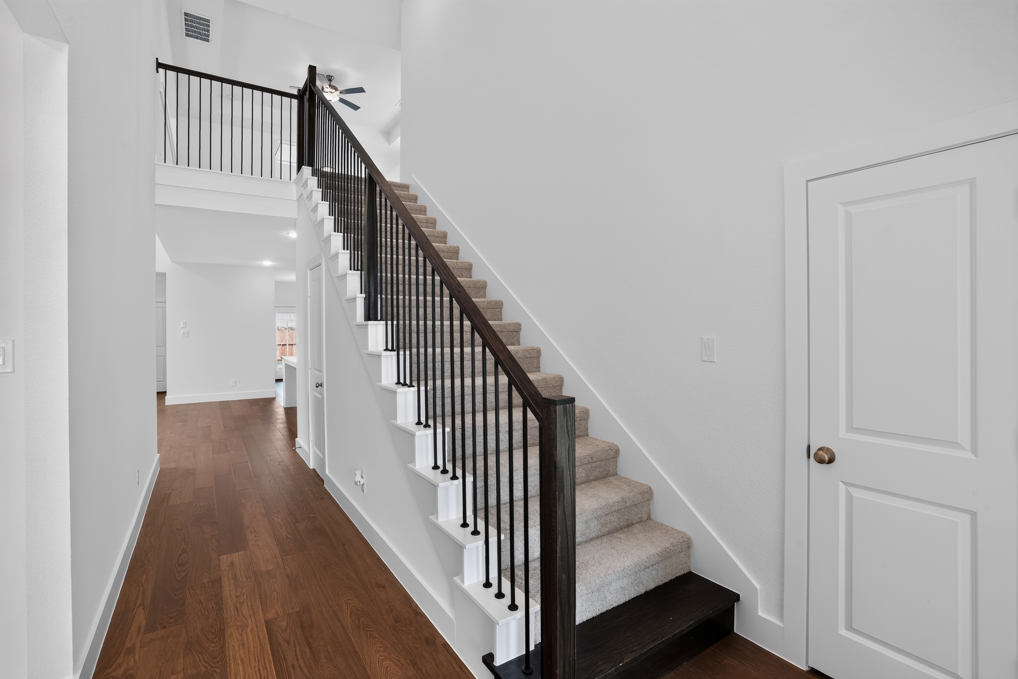 Plan 1454 at 1704 Truro Lane, Fort Worth, Texas: photo 2