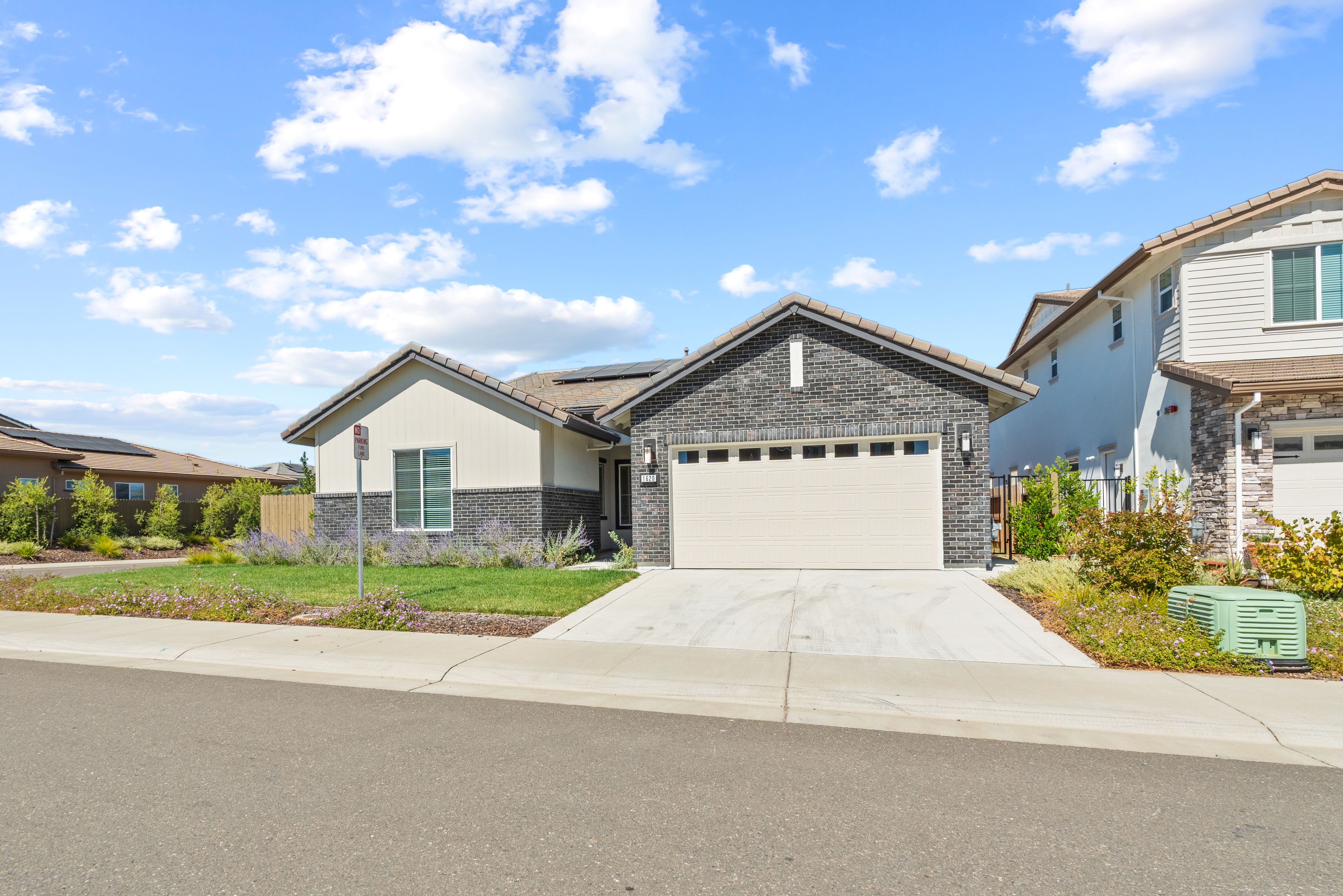 1620 Seneca Circle