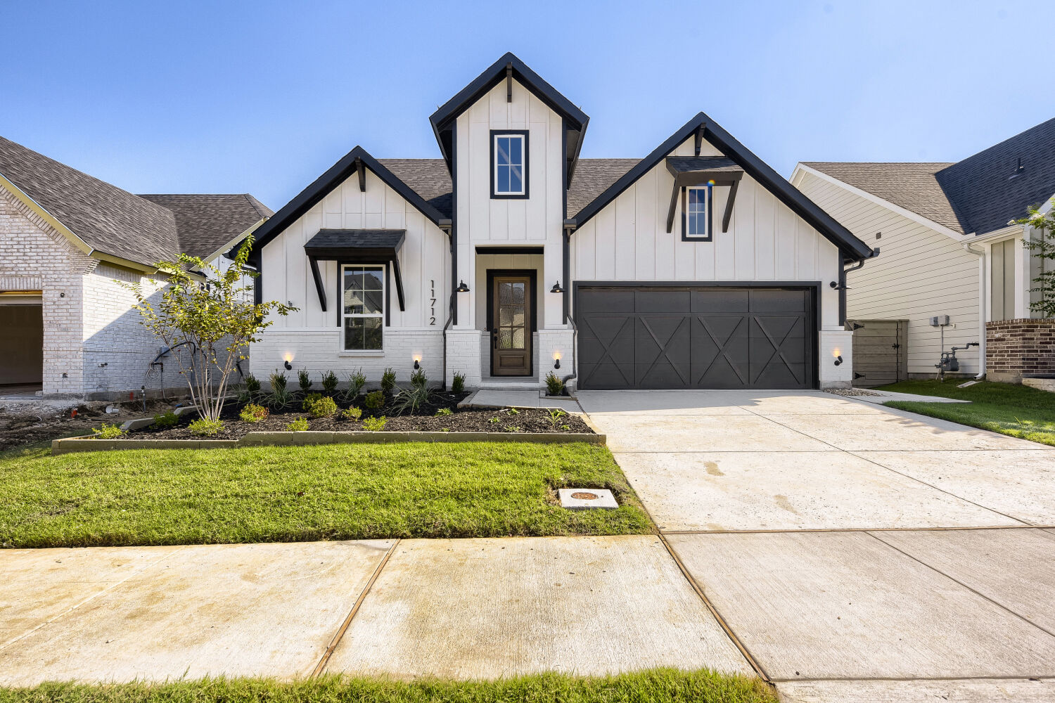 Plan 1560 at 11712 Wildwood Street, Justin, Texas: photo 1